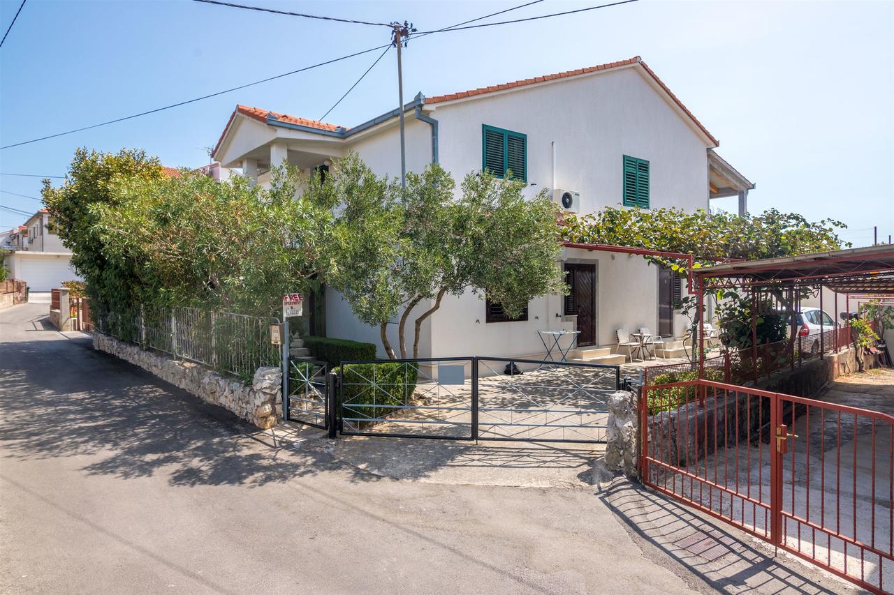 Apartment And Rooms Ruza Trogir Luaran gambar